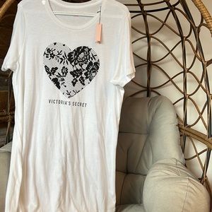 NWT Victoria’s Secret long sleep shirt size L